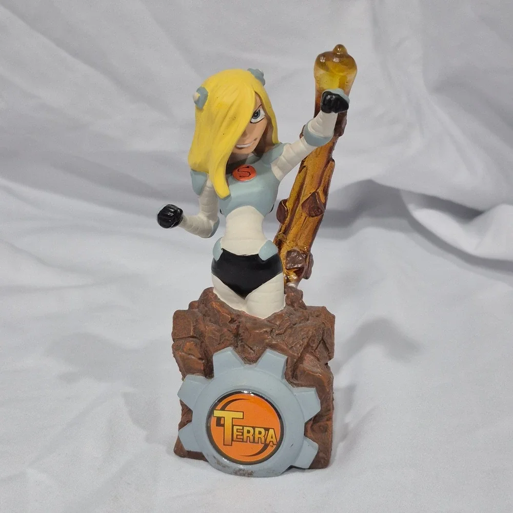 Terra Teen Titans Interlocking Paperweight Bust Monogram Masterworks DC